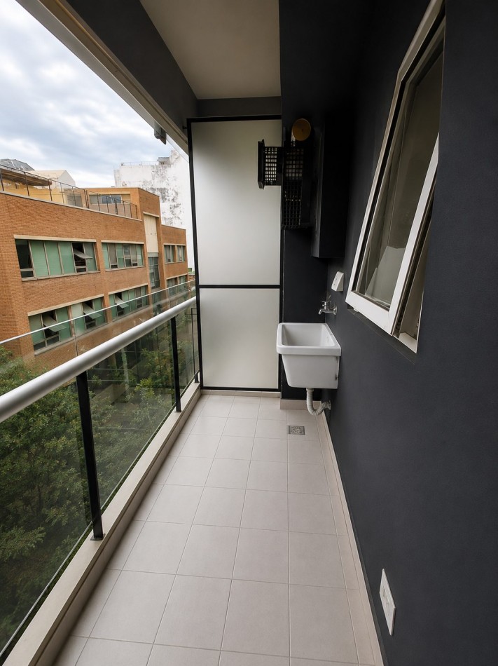 BARRIO MARTIN VENTA DEPARTAMENTO DOS DORMITORIOS/COCHERA  ALEM Y SAN JUAN IMPECABE