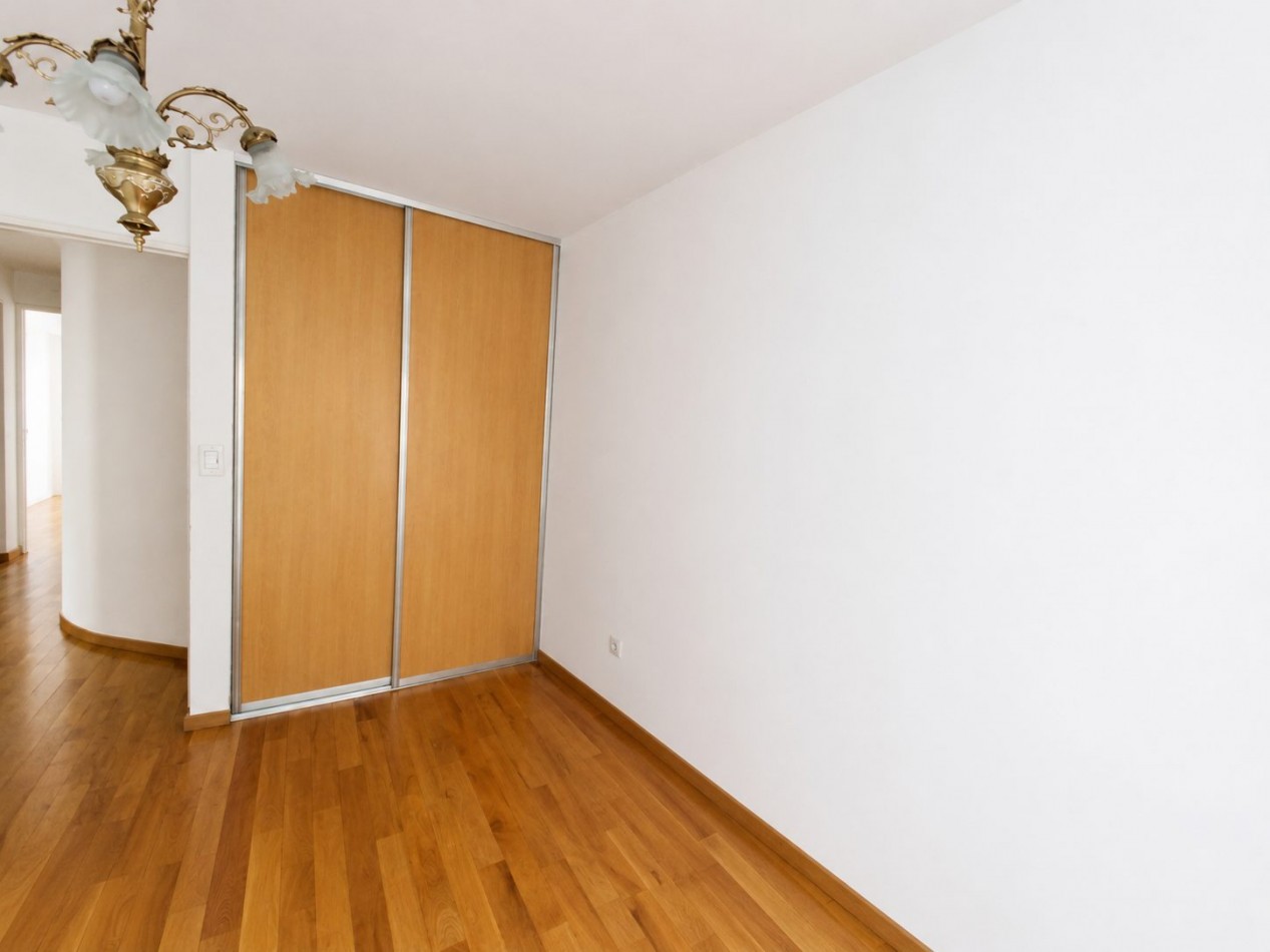 BARRIO MARTIN VENTA DEPARTAMENTO DOS DORMITORIOS/COCHERA  ALEM Y SAN JUAN IMPECABE