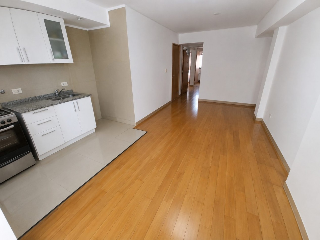 BARRIO MARTIN VENTA DEPARTAMENTO DOS DORMITORIOS/COCHERA  ALEM Y SAN JUAN IMPECABE