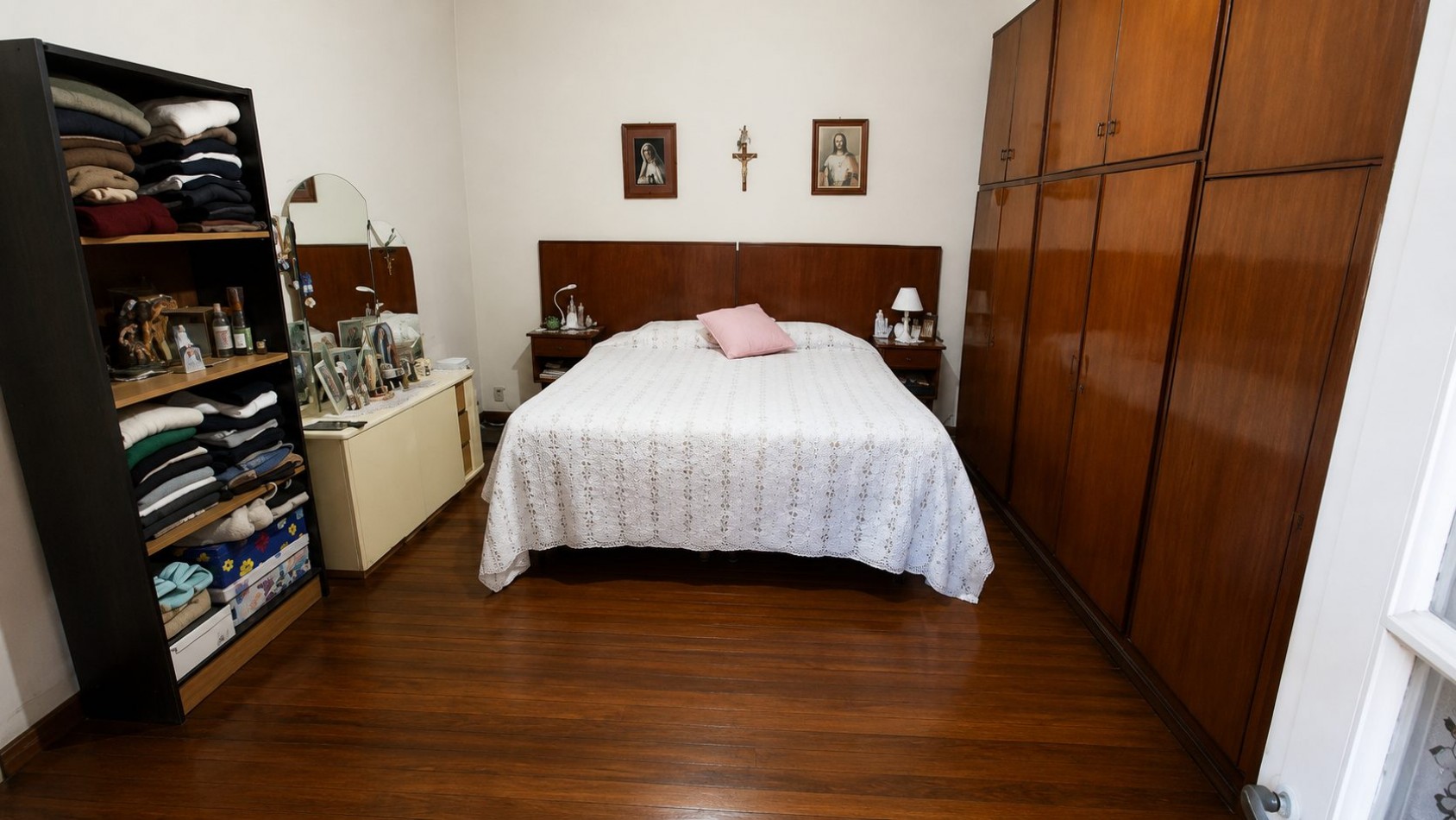 ABASTO/ SEXTA VENTA CASA DOS/TRES DORMITORIOS 1 DE MAYO Y 27 DE FEBRERO