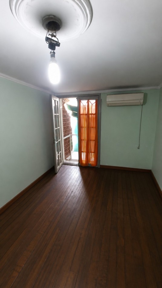 ABASTO/ SEXTA VENTA CASA DOS/TRES DORMITORIOS 1 DE MAYO Y 27 DE FEBRERO