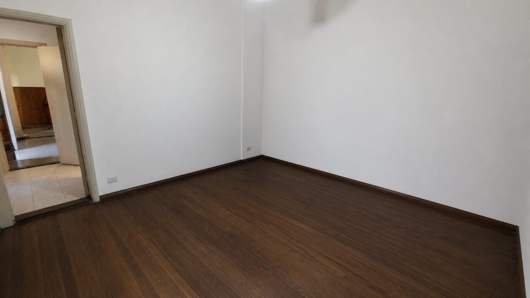 ABASTO/ SEXTA VENTA CASA DOS/TRES DORMITORIOS 1 DE MAYO Y 27 DE FEBRERO