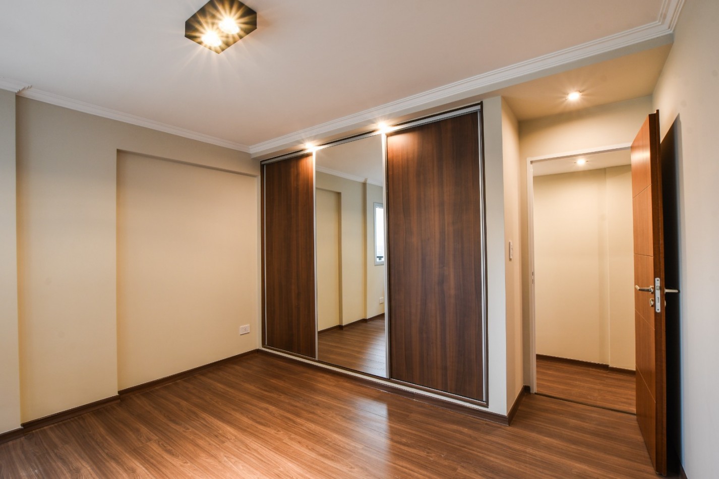 ZONA RIO VENTA DEPARTAMENTO TRES DORMITORIOS MORENO Y CATAMARCA