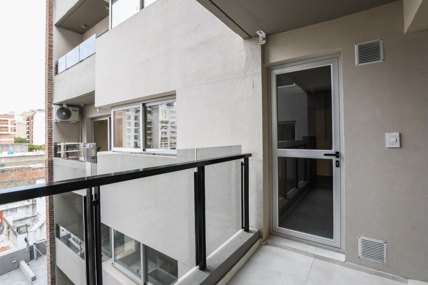 ZONA RIO VENTA DEPARTAMENTO TRES DORMITORIOS MORENO Y CATAMARCA