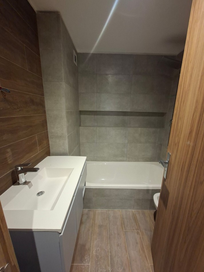 Venta Departamento tres Dormitorios balcon terraza ,pileta, quincho y cochera Entre Rios y Tucuman Julio 2025