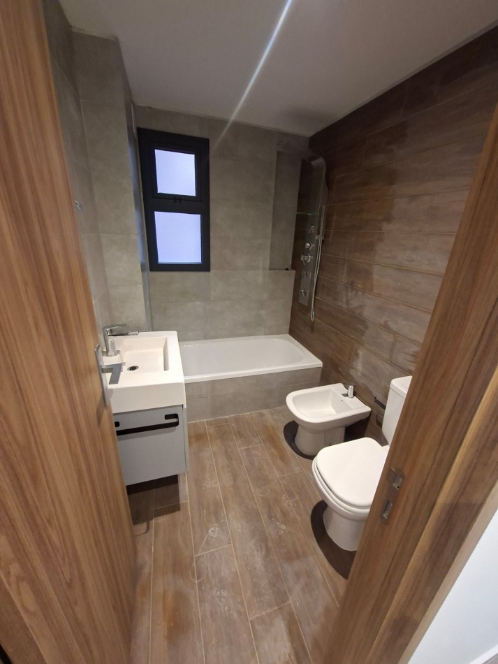 Venta Departamento tres Dormitorios balcon terraza ,pileta, quincho y cochera Entre Rios y Tucuman Julio 2025