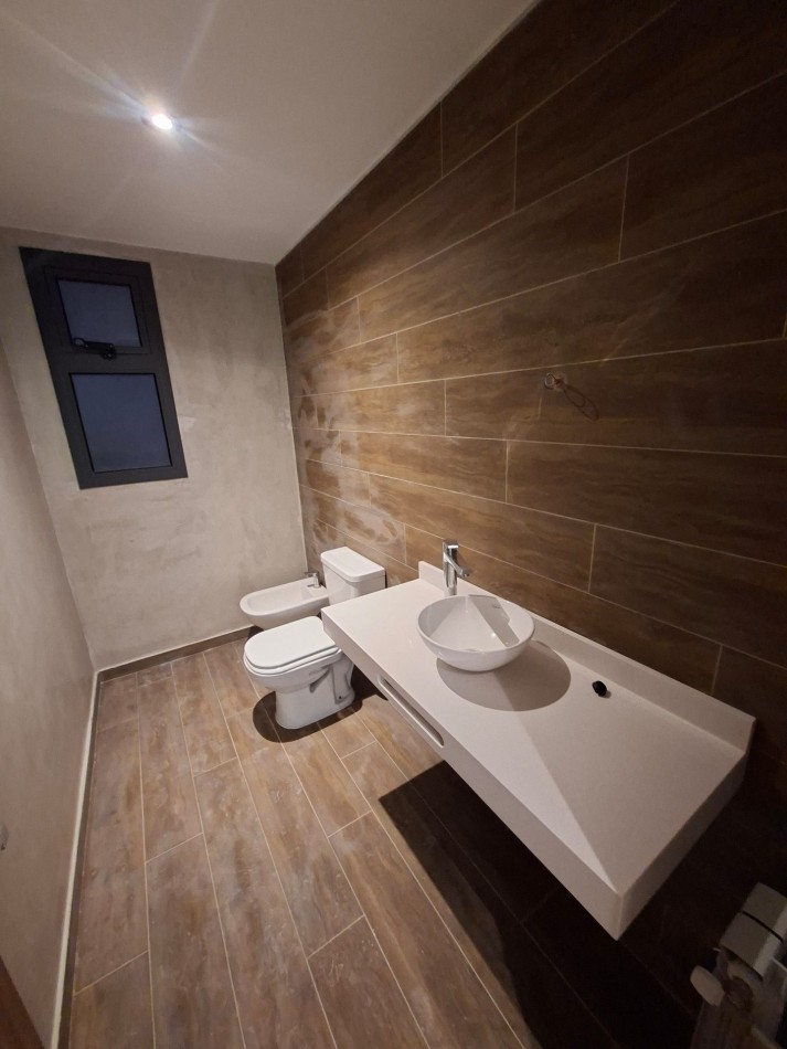 Venta Departamento tres Dormitorios balcon terraza ,pileta, quincho y cochera Entre Rios y Tucuman Julio 2025