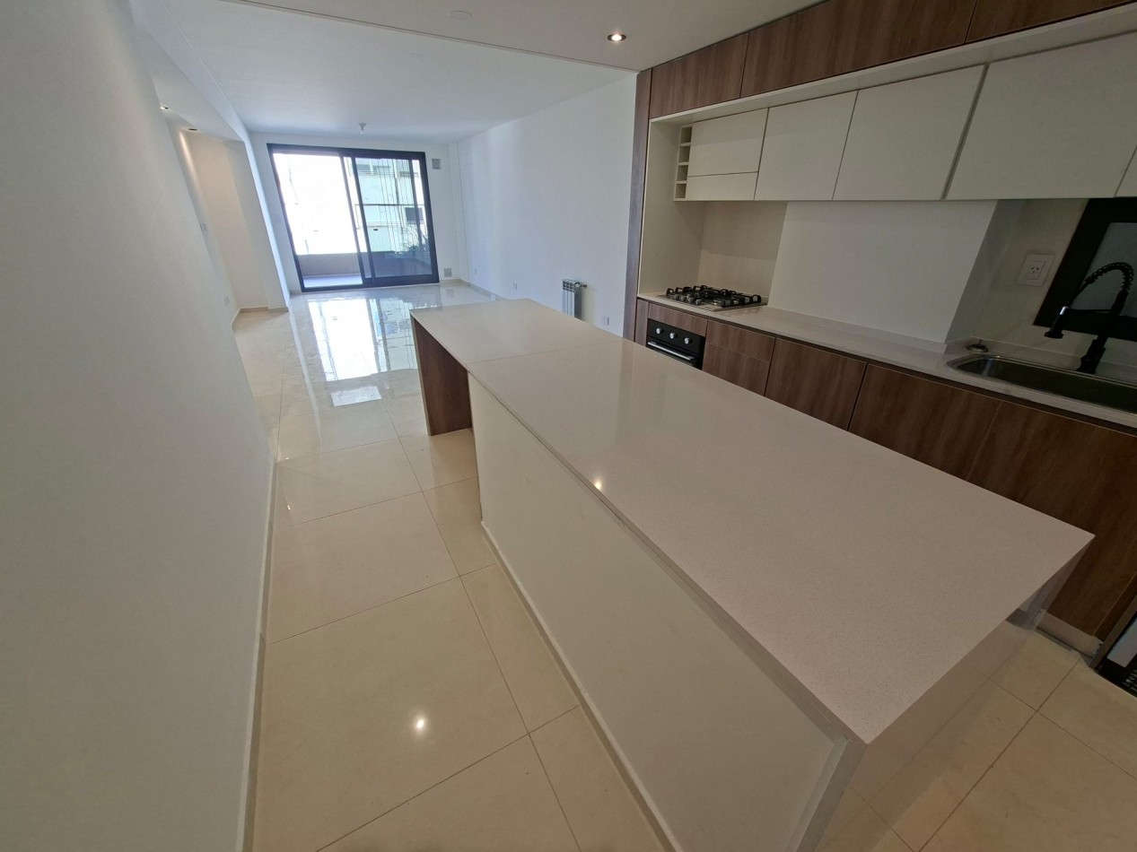 Venta Departamento tres Dormitorios balcon terraza ,pileta, quincho y cochera Entre Rios y Tucuman Julio 2025