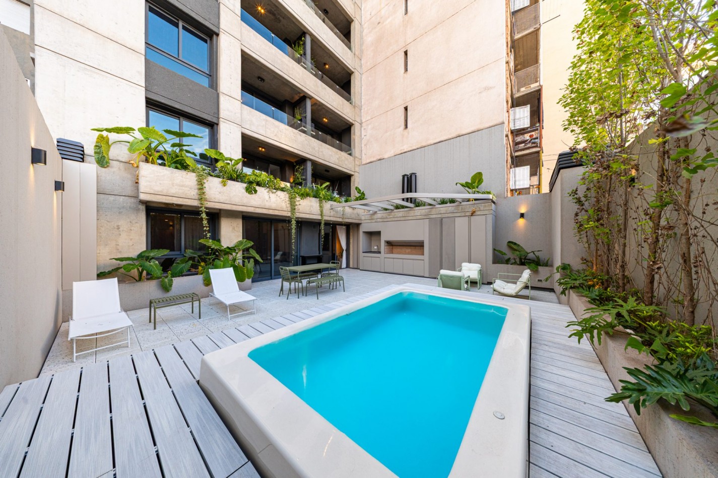 TU CASA EN ZONA CENTRO Venta Departamento Dos Dormitorios Primer Piso Con Patio, Pileta Y Parrillero De Uso Exclusivo Entre Rios y Tucuman 