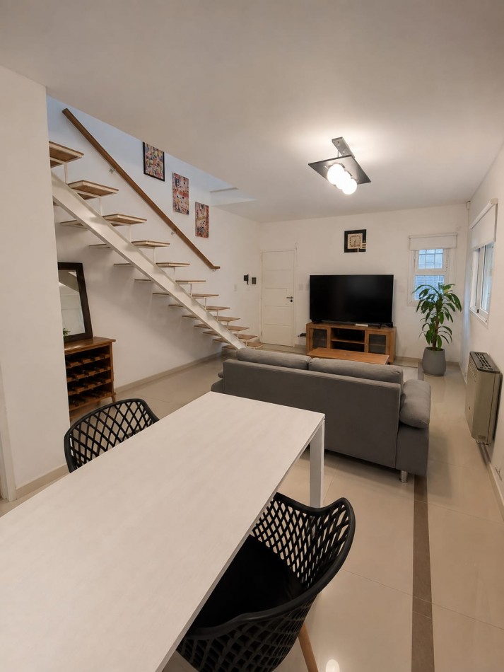 FISHERTON TIERRA NUEVA VENTA CASA DOS DORMITORIOS CON COCHERA IMPECABLE!!!I