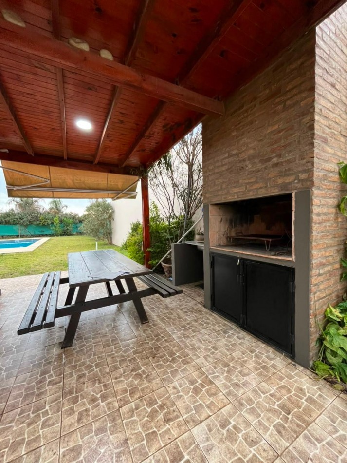 ACEQUIAS DEL AIRE VENTA CASA UN DORMITORIO PILETA IMPECABLE!!