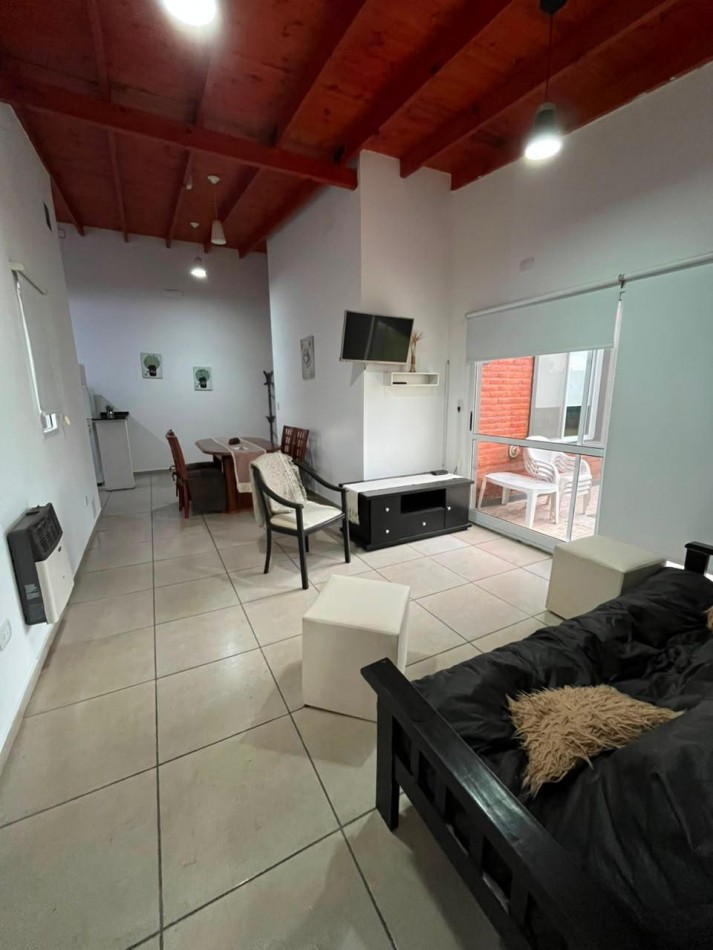 ACEQUIAS DEL AIRE VENTA CASA UN DORMITORIO PILETA IMPECABLE!!