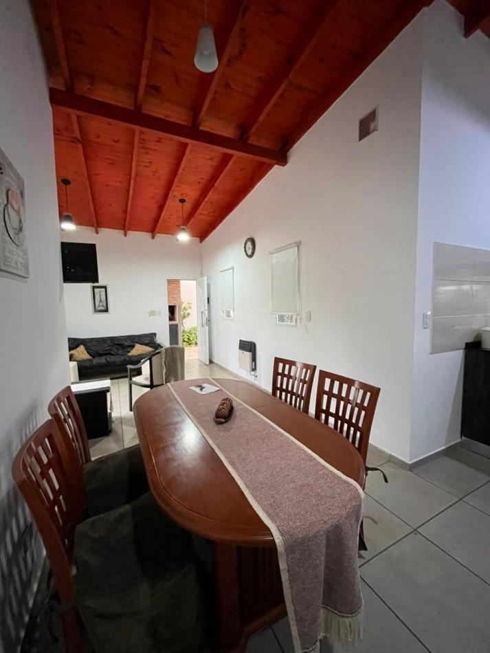 ACEQUIAS DEL AIRE VENTA CASA UN DORMITORIO PILETA IMPECABLE!!