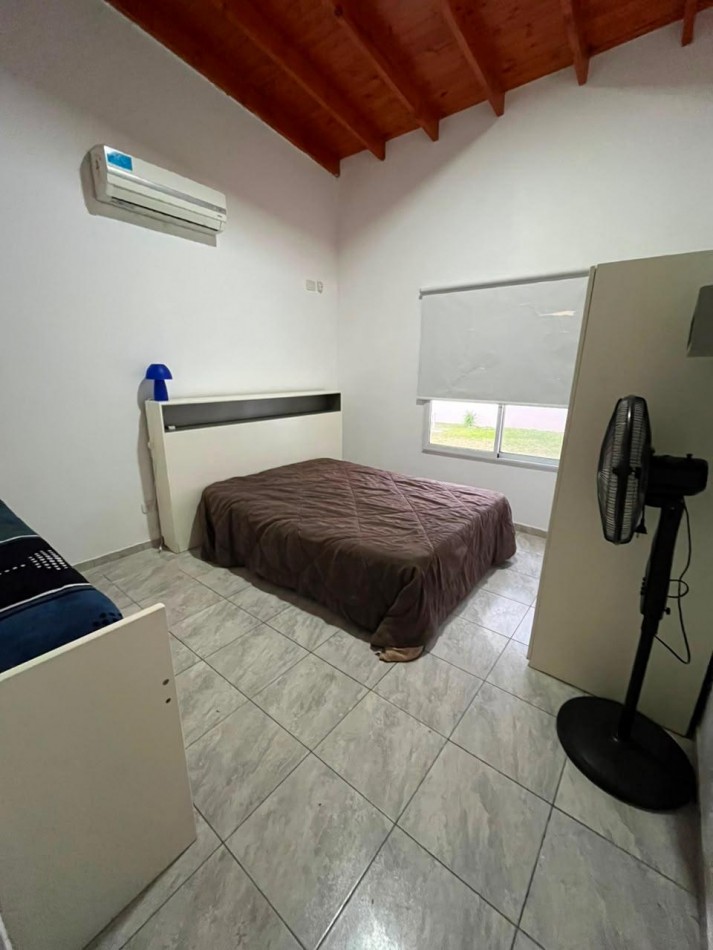 ACEQUIAS DEL AIRE VENTA CASA UN DORMITORIO PILETA IMPECABLE!!