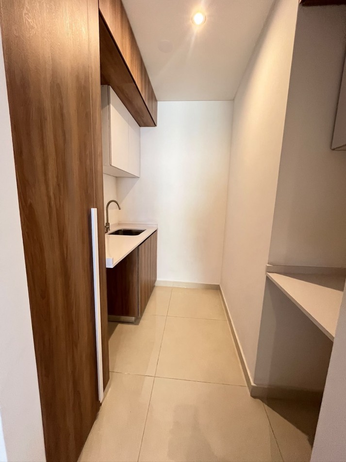 Centro Venta Casa/ Departamento tres Dormitorios balcon terraza ,pileta, quincho y cochera Entre Rios y Tucuman Julio 2025