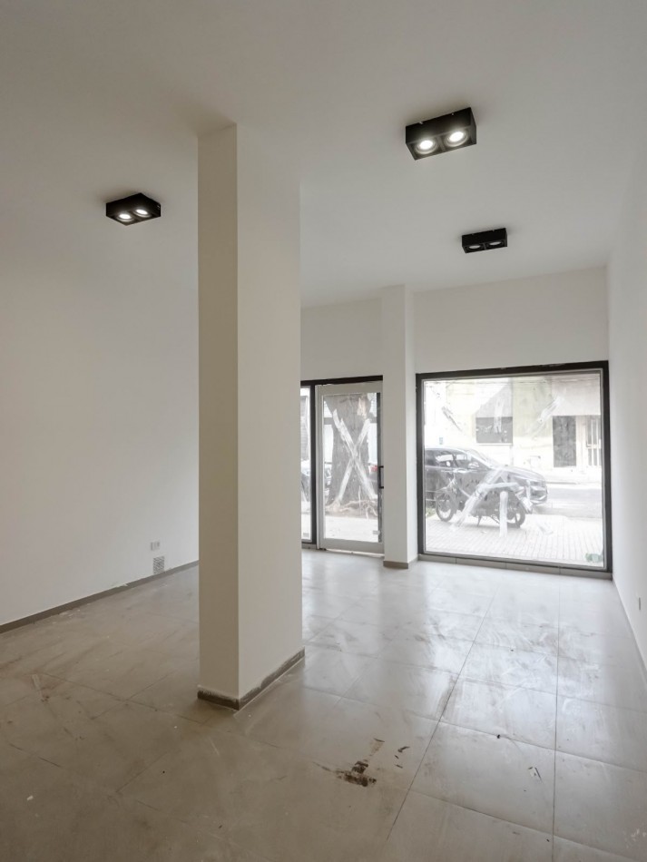 PICHINCHA /ECHESORTU VENTA LOCAL/ OFICINA/ CONSULTORIO VERAMUJICA Y CORDOBA
