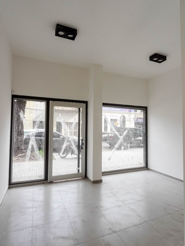 PICHINCHA /ECHESORTU VENTA LOCAL/ OFICINA/ CONSULTORIO VERAMUJICA Y CORDOBA
