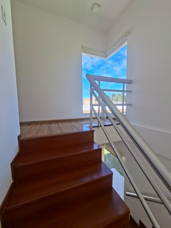 LOS ALAMOS CLUB DE CAMPO VENTA CASA 5 DORMITORIOS