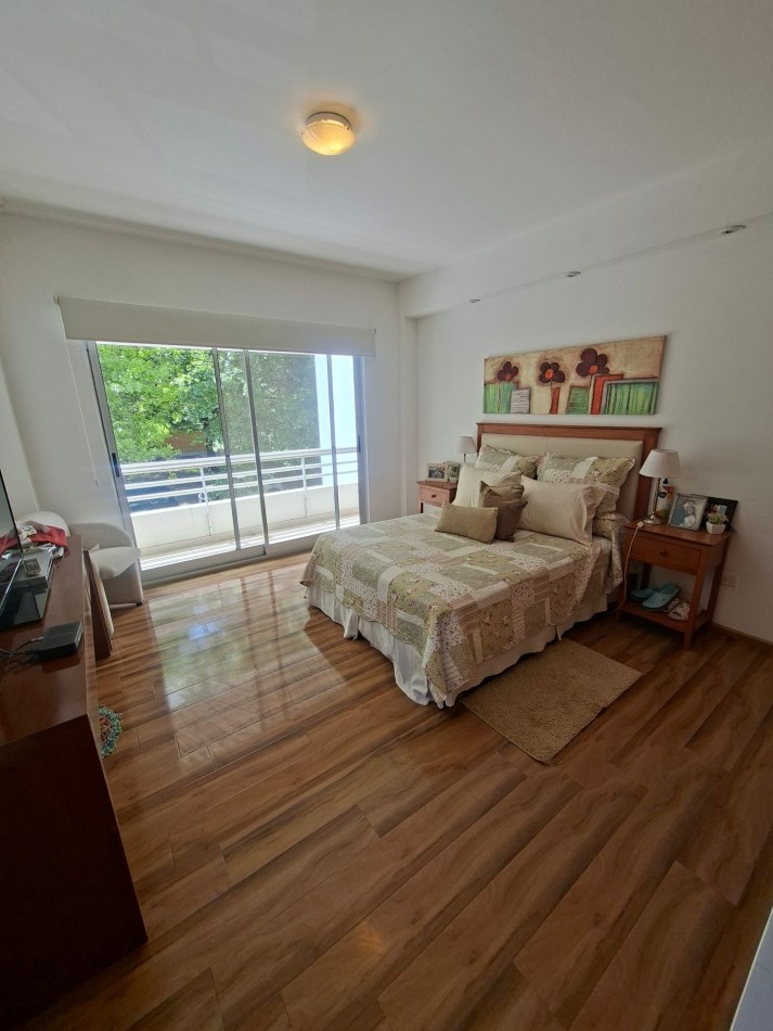 LOS ALAMOS CLUB DE CAMPO VENTA CASA 5 DORMITORIOS
