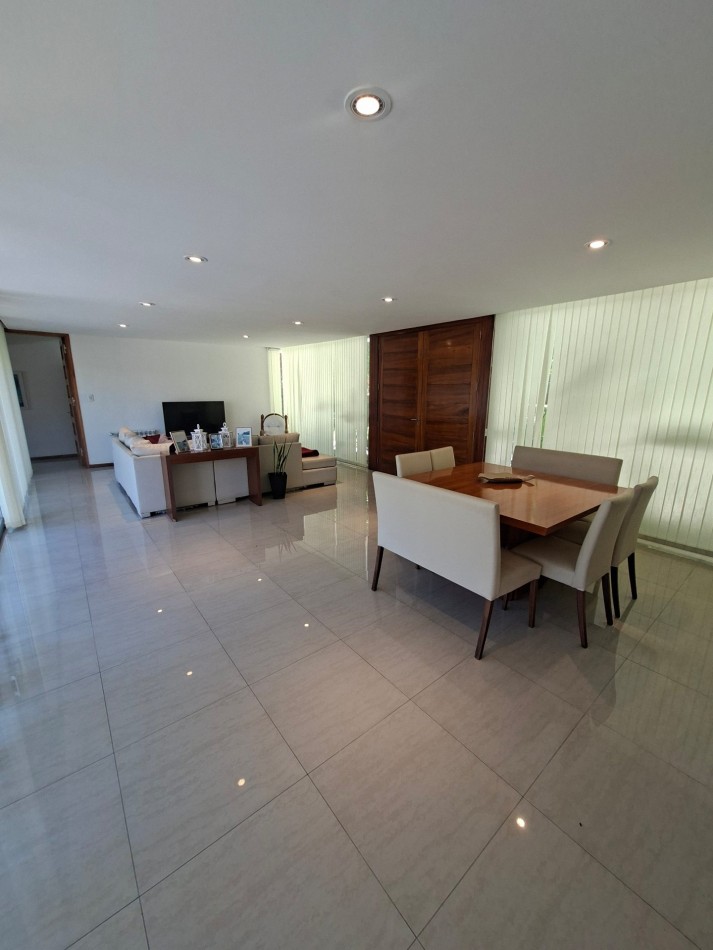 LOS ALAMOS CLUB DE CAMPO VENTA CASA 5 DORMITORIOS