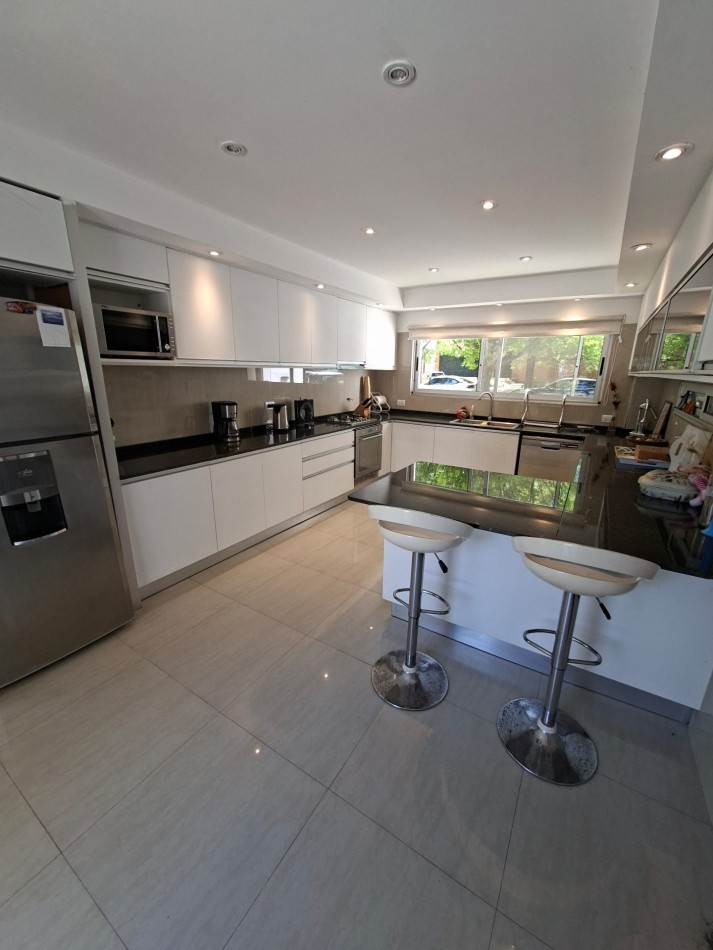 LOS ALAMOS CLUB DE CAMPO VENTA CASA 5 DORMITORIOS