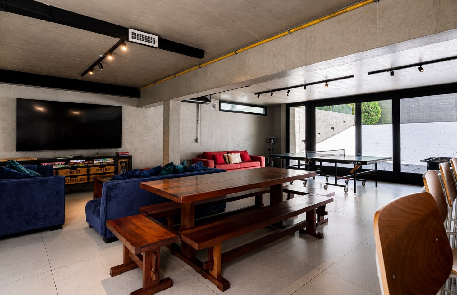 LOMAS DE ZAMORA VENTA CASA 4 DORMITORIOS LUJO Y ARQUITECTURA DE VANGUARDIA