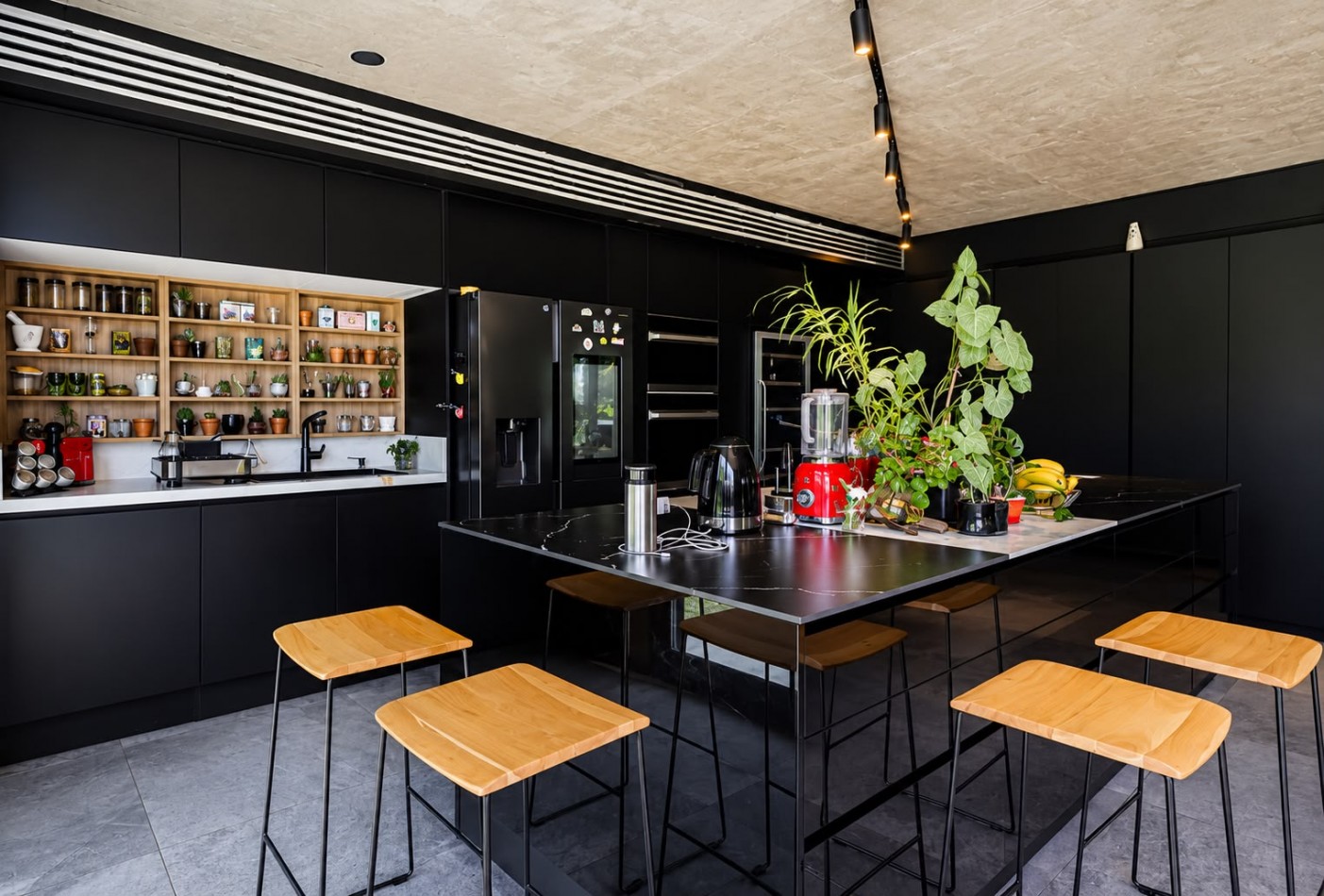 LOMAS DE ZAMORA VENTA CASA 4 DORMITORIOS LUJO Y ARQUITECTURA DE VANGUARDIA