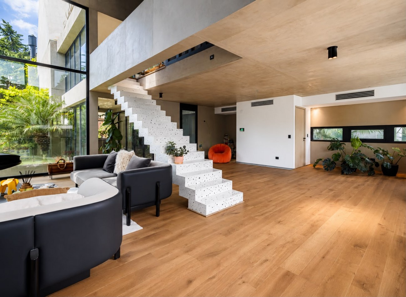 LOMAS DE ZAMORA VENTA CASA 4 DORMITORIOS LUJO Y ARQUITECTURA DE VANGUARDIA