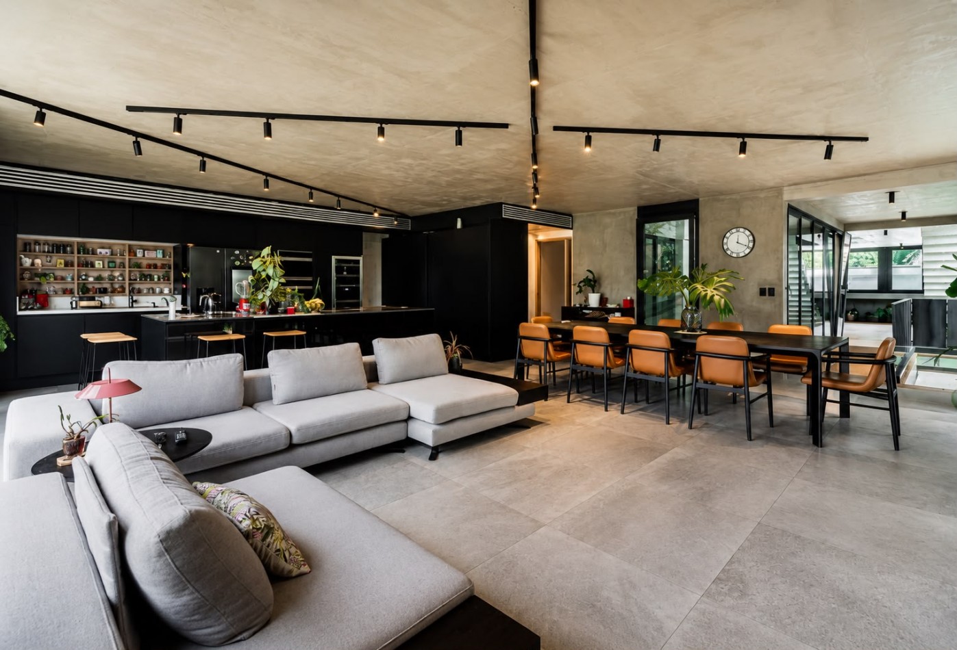 LOMAS DE ZAMORA VENTA CASA 4 DORMITORIOS LUJO Y ARQUITECTURA DE VANGUARDIA