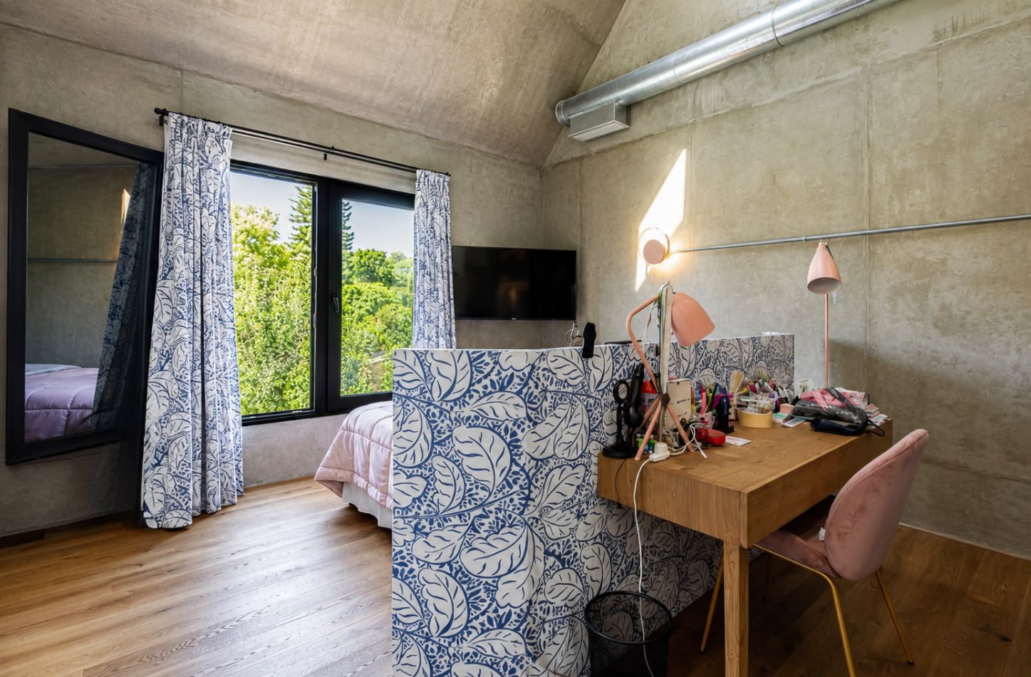 LOMAS DE ZAMORA VENTA CASA 4 DORMITORIOS LUJO Y ARQUITECTURA DE VANGUARDIA