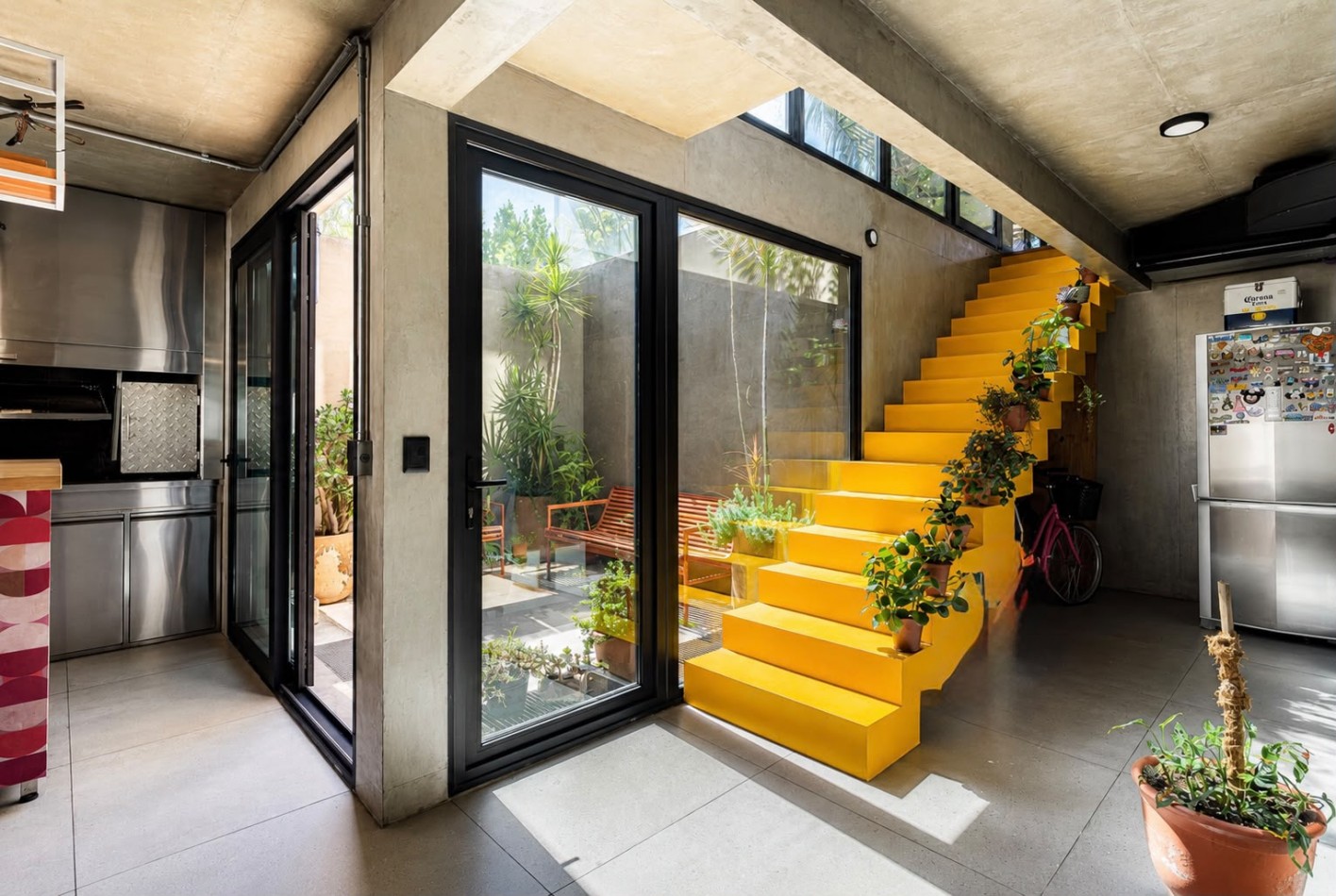 LOMAS DE ZAMORA VENTA CASA 4 DORMITORIOS LUJO Y ARQUITECTURA DE VANGUARDIA