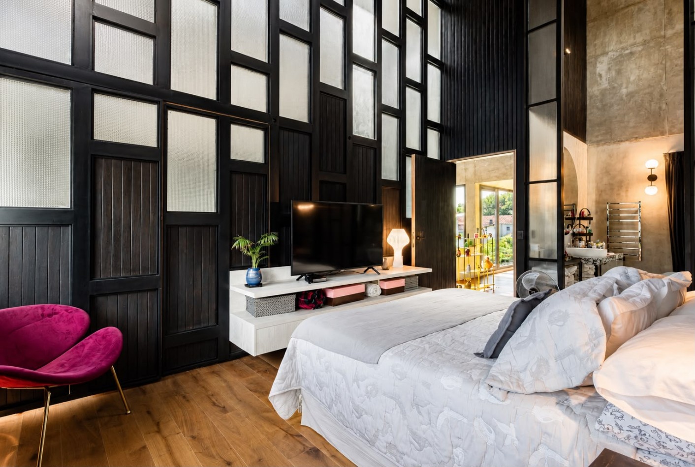 LOMAS DE ZAMORA VENTA CASA 4 DORMITORIOS LUJO Y ARQUITECTURA DE VANGUARDIA