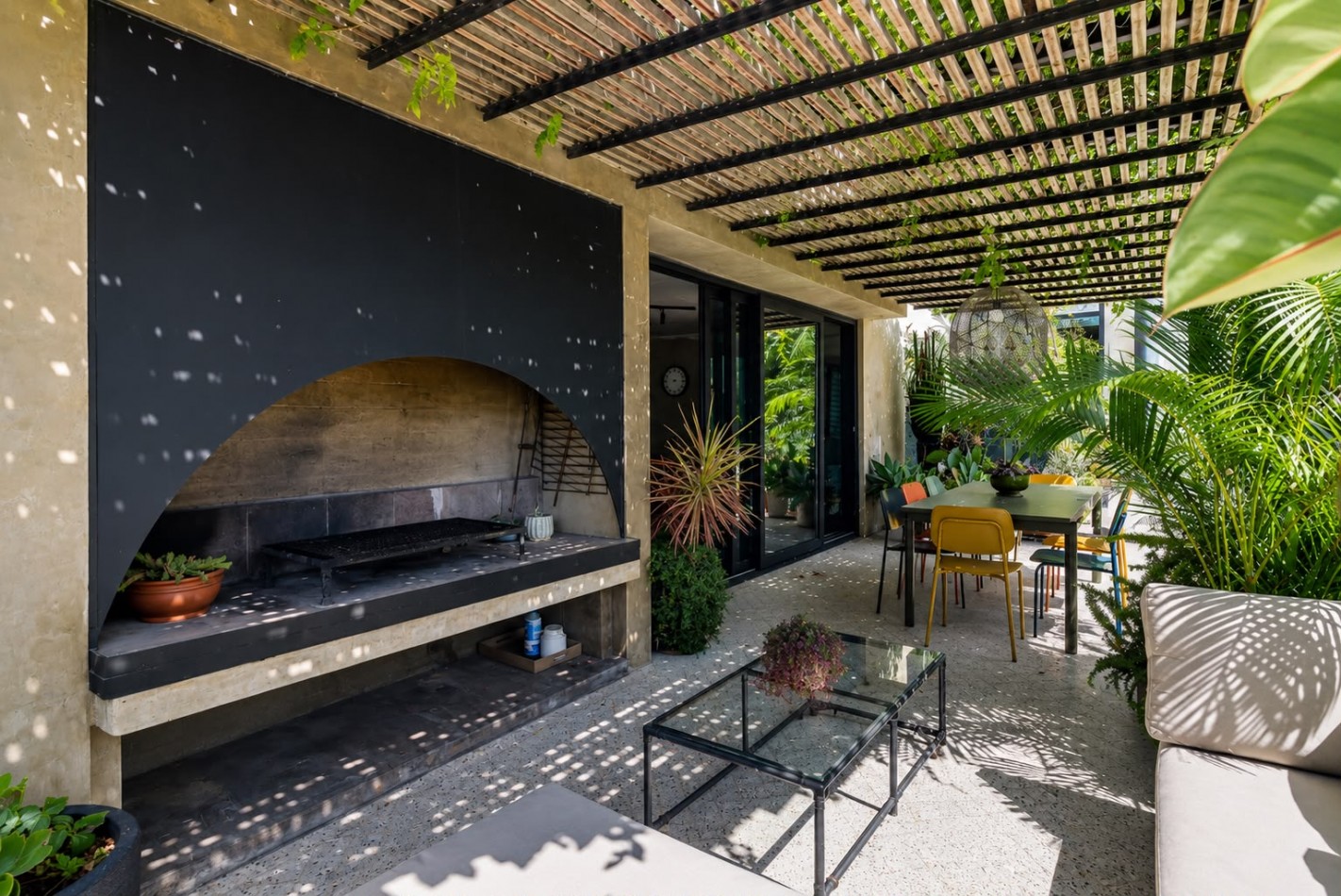 LOMAS DE ZAMORA VENTA CASA 4 DORMITORIOS LUJO Y ARQUITECTURA DE VANGUARDIA