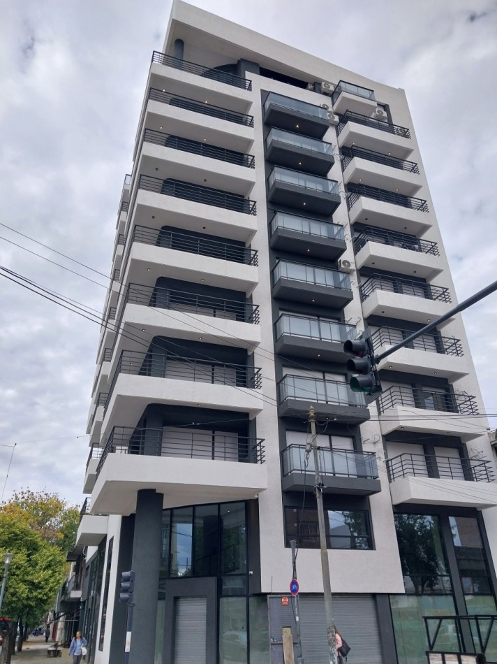 VENTA MONOAMBIENTE  ESTRENAR AL FRENTE CON BALCON URQUIZA Y CAFFERATA