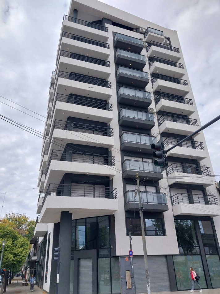 VENTA MONOAMBIENTE  ESTRENAR AL FRENTE CON BALCON URQUIZA Y CAFFERATA