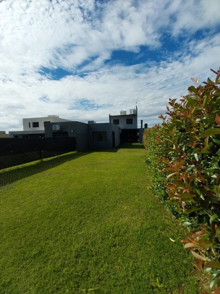 ALQUILER PERMANENTE CASA TRES DORMITORIOS CON PILETA DON MATEO ETAPA 1