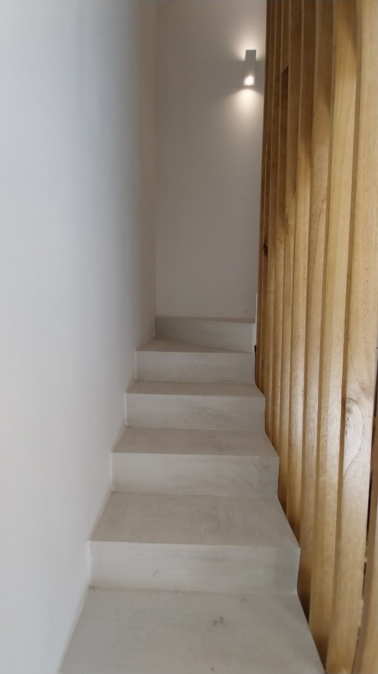 VENTA CASA TRES DORMITORIOS PASILLO BALCARCE Y 9 DE JULIO ESTRENAR