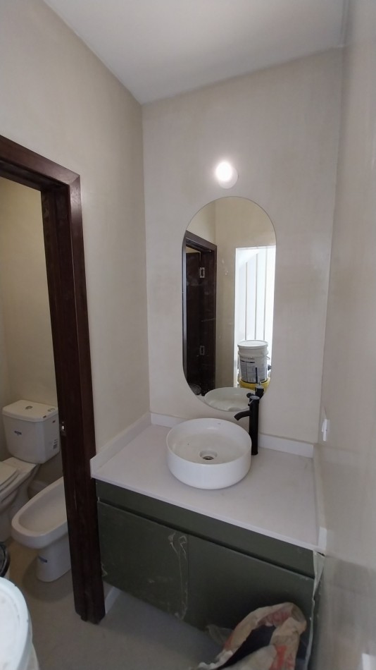 VENTA CASA TRES DORMITORIOS PASILLO BALCARCE Y 9 DE JULIO ESTRENAR