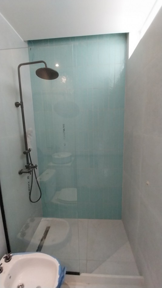VENTA CASA TRES DORMITORIOS PASILLO BALCARCE Y 9 DE JULIO ESTRENAR