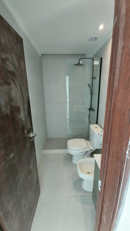 VENTA CASA TRES DORMITORIOS PASILLO BALCARCE Y 9 DE JULIO ESTRENAR