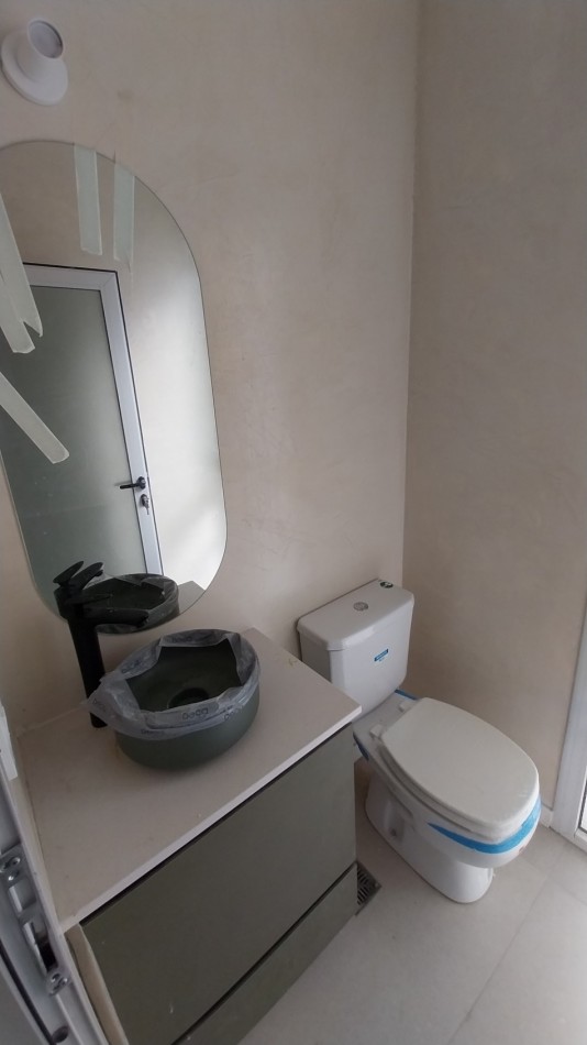 VENTA CASA TRES DORMITORIOS PASILLO BALCARCE Y 9 DE JULIO ESTRENAR