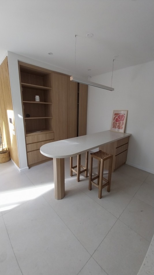  A METROS DE TRIBUNALES!!!! VENTA CASA TRES DORMITORIOS PASILLO BALCARCE Y ZEBALLOS ESTRENAR