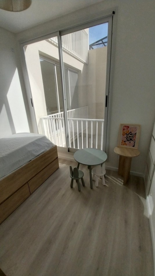  A METROS DE TRIBUNALES!!!! VENTA CASA TRES DORMITORIOS PASILLO BALCARCE Y ZEBALLOS ESTRENAR
