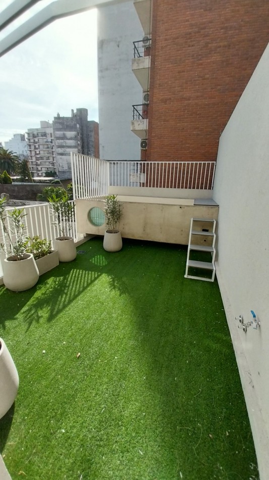  A METROS DE TRIBUNALES!!!! VENTA CASA TRES DORMITORIOS PASILLO BALCARCE Y ZEBALLOS ESTRENAR