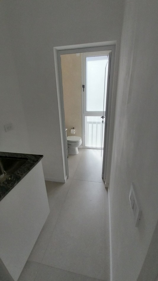  A METROS DE TRIBUNALES!!!! VENTA CASA TRES DORMITORIOS PASILLO BALCARCE Y ZEBALLOS ESTRENAR
