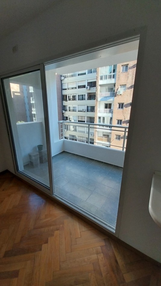 ZONA RIO! VENTA DEPARTAMENTO DOS DORMITORIOS CON COCHERA GUEMES Y MORENO