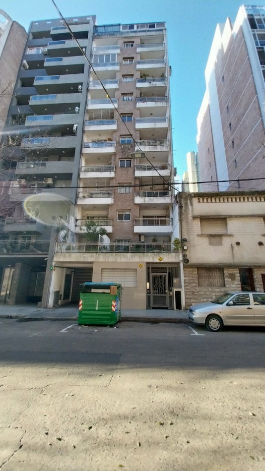 ZONA RIO! VENTA DEPARTAMENTO DOS DORMITORIOS CON COCHERA GUEMES Y MORENO