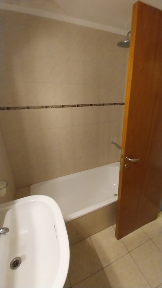 ZONA RIO! VENTA PISO EXCLUSIVO TRES DORMITORIOS CON DOS COCHERAS