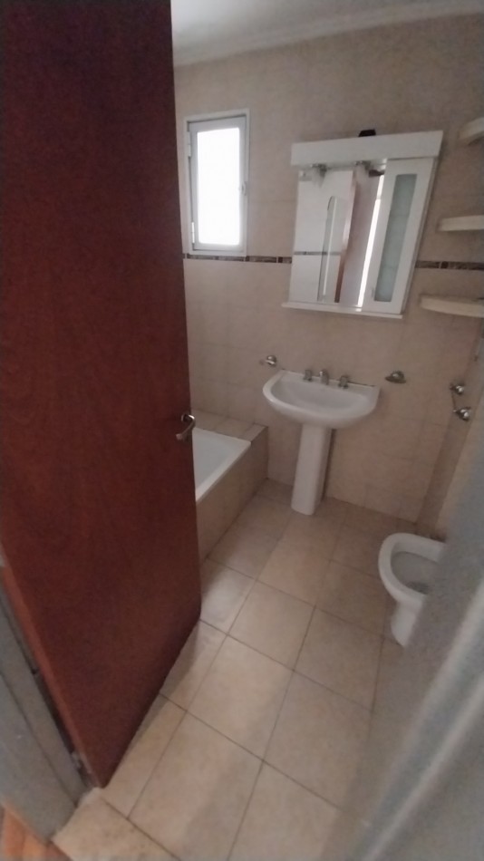 ZONA RIO! VENTA PISO EXCLUSIVO TRES DORMITORIOS CON DOS COCHERAS