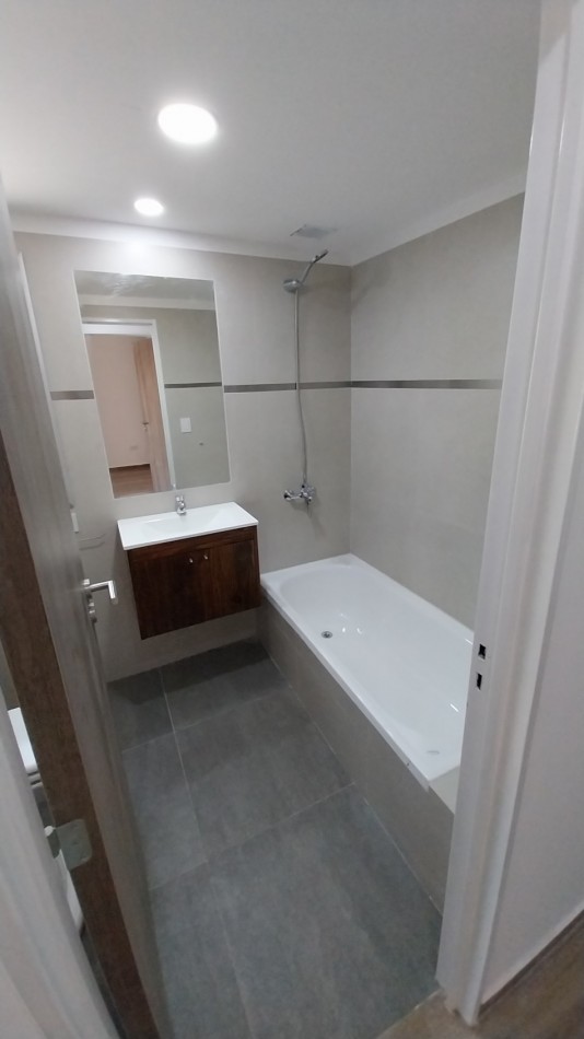 PICHINCHA! VENTA IMPORTANTE DEPARTAMENTO DOS DORMITORIOS CORDOBA Y SUIPACHA ESTRENAR